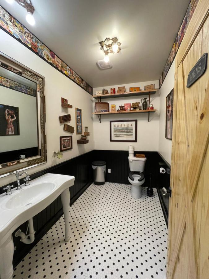 Beard And Lady Inn Chester ภายนอก รูปภาพ